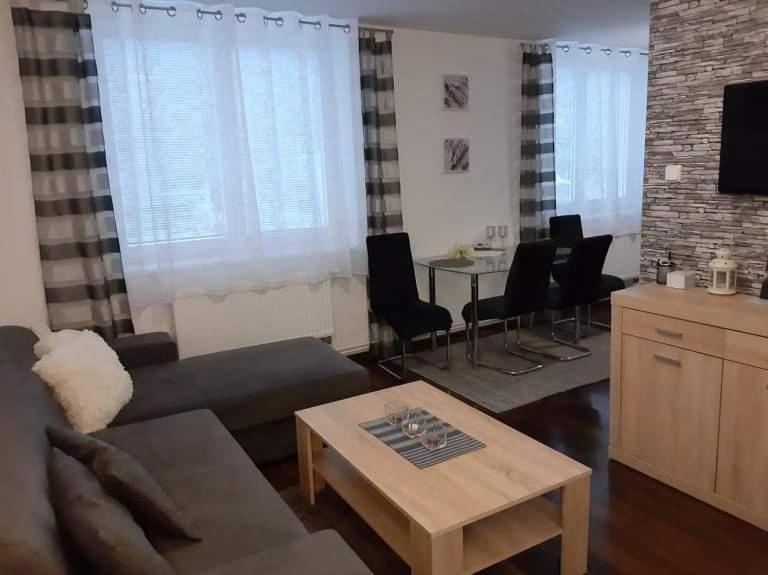 זנוימו Apartman Pod Hradem מראה חיצוני תמונה